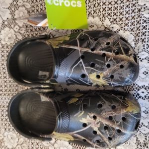 New Crocs Unisex Black Classic Realtree APC Clogs Mens 8 / Womens 10